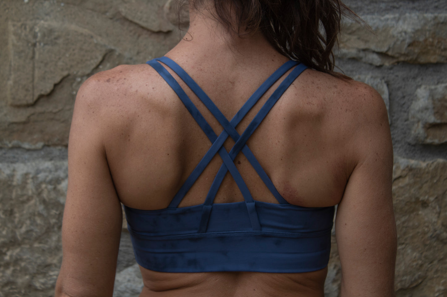 Top Deportivo Estampado Tie-Dye de Espalda Cruzada con Almohadillas Extraíbles