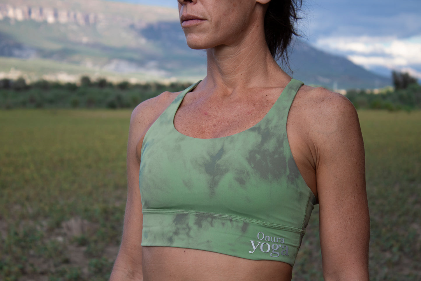 Top Deportivo Estampado Tie-Dye de Espalda Cruzada con Almohadillas Extraíbles