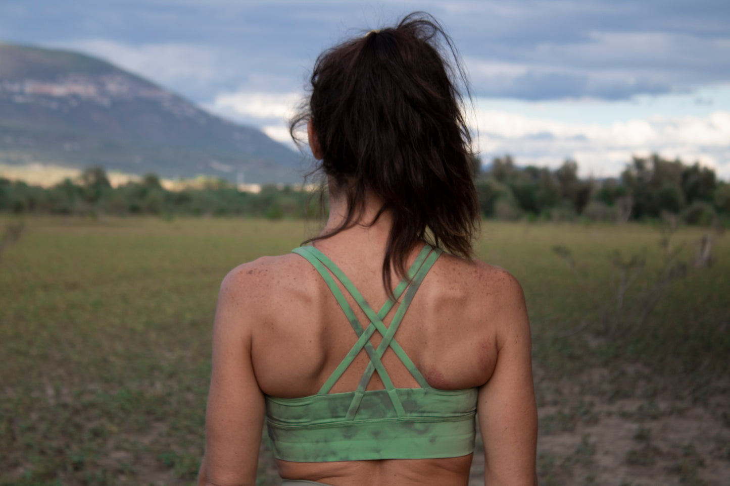 Top Deportivo Estampado Tie-Dye de Espalda Cruzada con Almohadillas Extraíbles